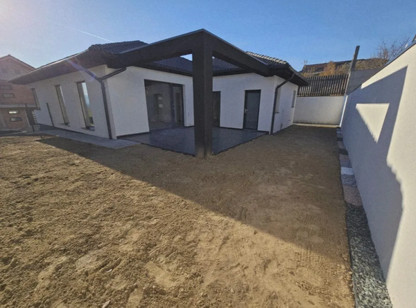 Casă/Vilă 5 camere • Șura Mare