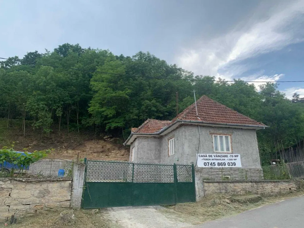 Casă/Vilă 3 camere • Micești