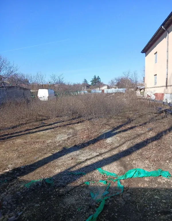 Teren • București