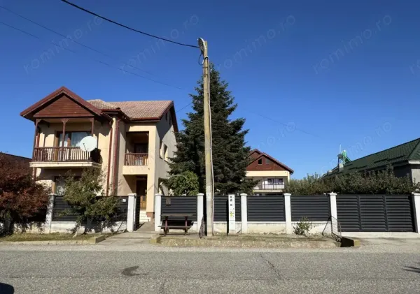 Casă/Vilă 4 camere • Frumușeni