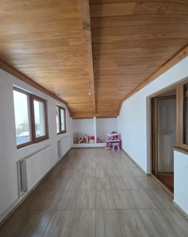 Casă/Vilă 5 camere • Oarja